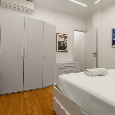 Sea Side - New Bright Генуя